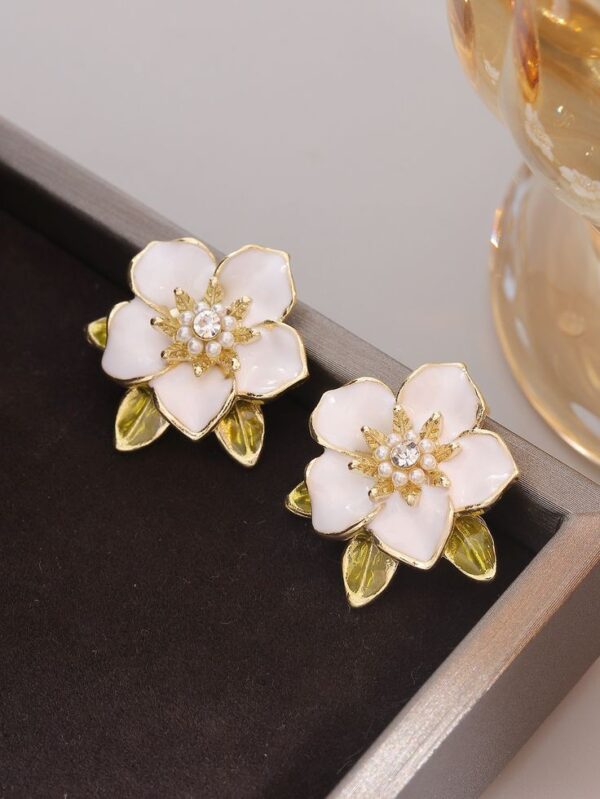 Vintage-Inspired Pearl & Rhinestone Floral Stud Earrings - Image 3