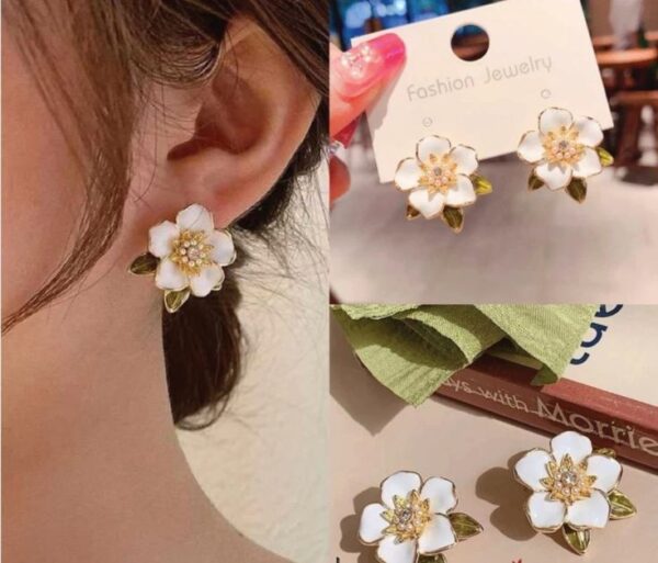 Vintage-Inspired Pearl & Rhinestone Floral Stud Earrings - Image 4