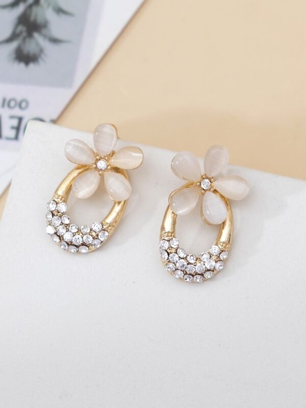 Flower Stone Stud Earrings