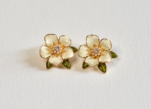 Vintage-Inspired Pearl & Rhinestone Floral Stud Earrings - Image 2